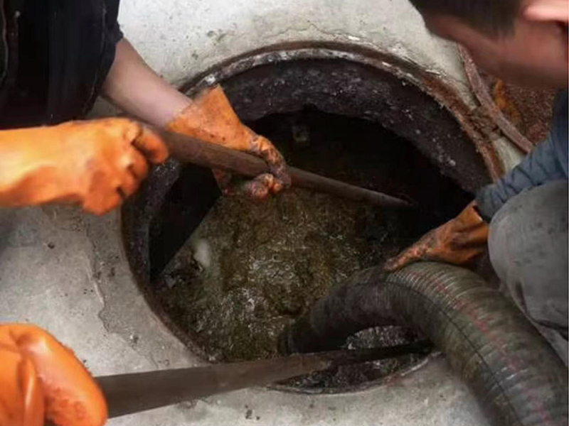 平桥清理化粪池时如何避免沼气的危害?